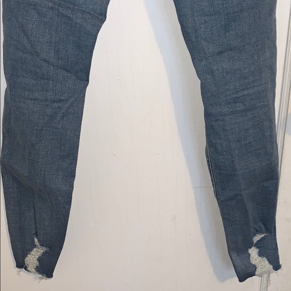 Light wash distressed jeans - Picture 13 of 14
